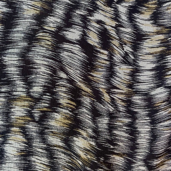 Club Monaco short skirt - Picture 2 of 3